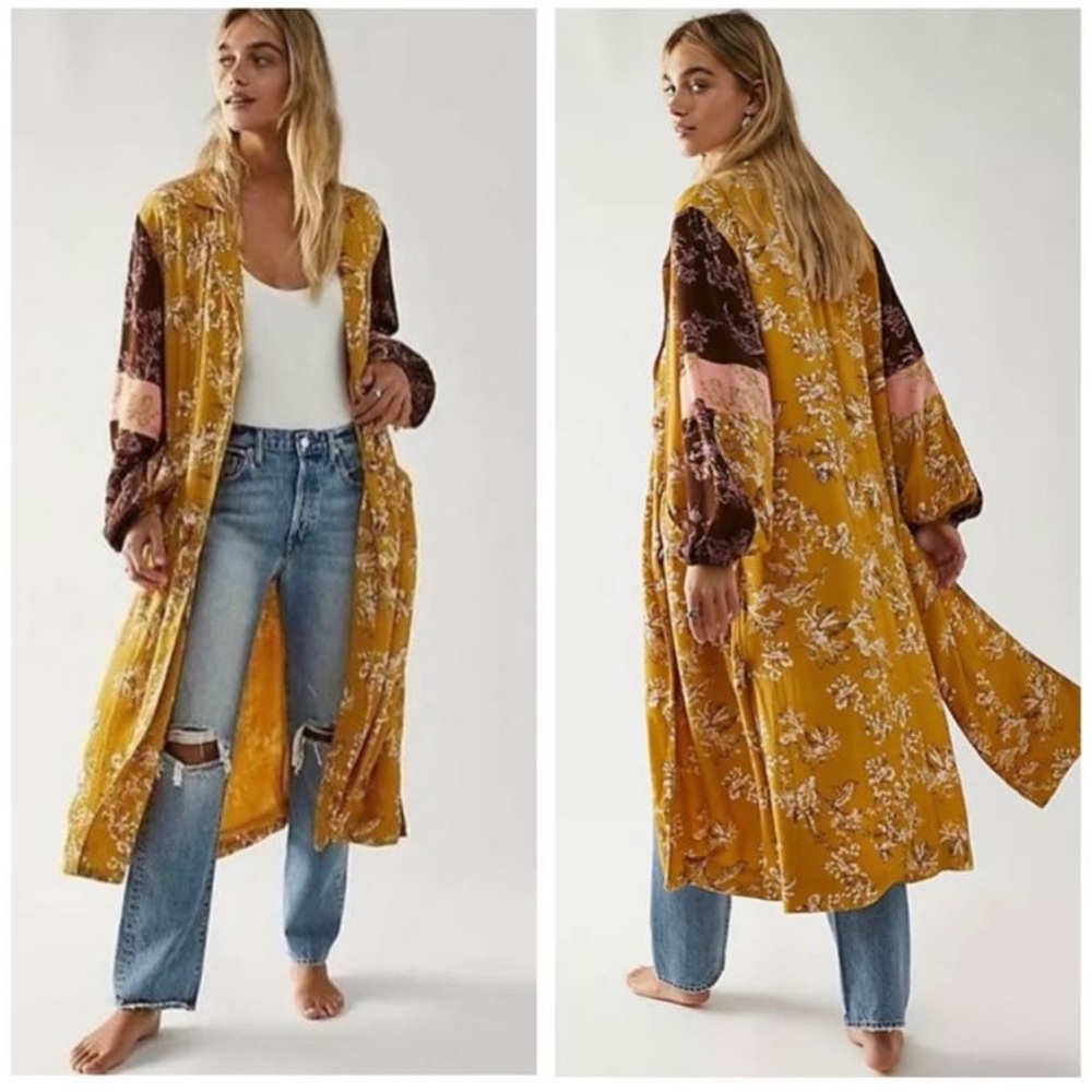 Free People Kimono Robe Duster in Gold, Brown, & Pink Floral - Size Small - Boho